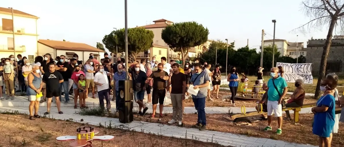 Ecodistretto di Villapiana, cittadini in piazza per dire no. Raspa: «Sarà un monnezzaio»