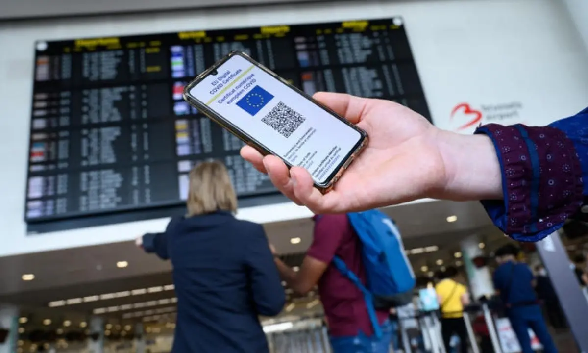 Green pass Covid, obbligo per treni e aerei tra le ipotesi al vaglio del Governo