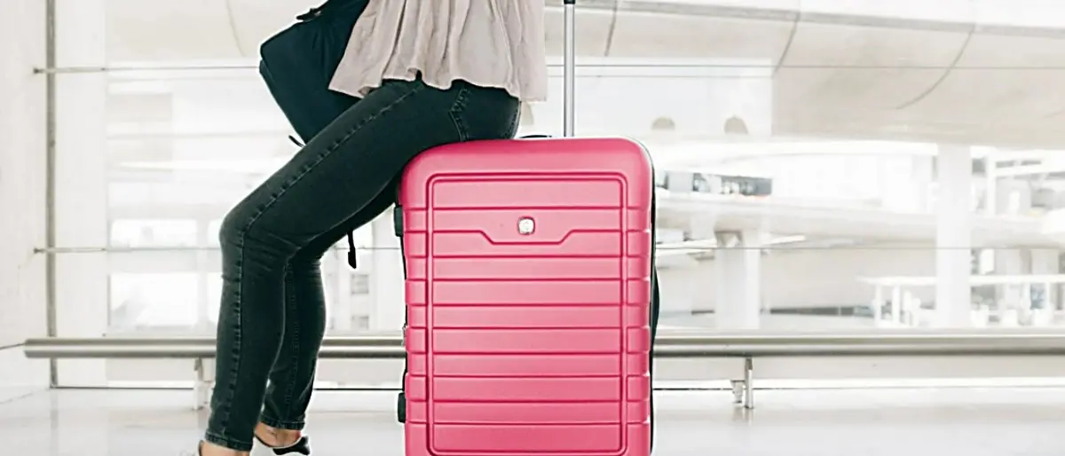 Cosenza, positive al Covid 12 persone rientrate da viaggi all’estero