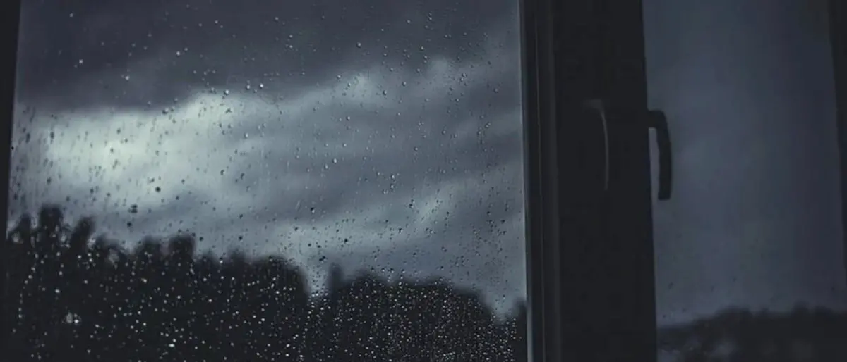 Allerta meteo in Calabria, pioggia e temporali in arrivo e l'estate va in stand by