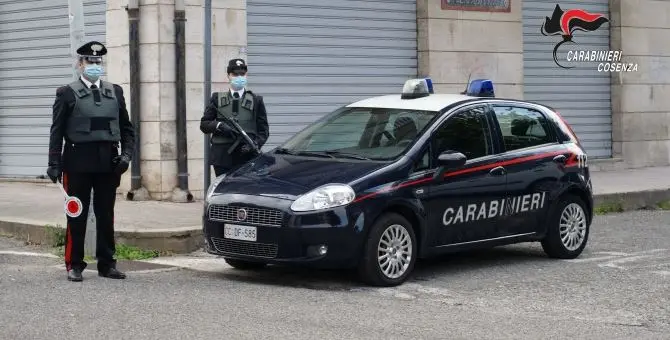 Continua l'escalation criminale a Corigliano Rossano: perquisizioni dei carabinieri nel centro storico