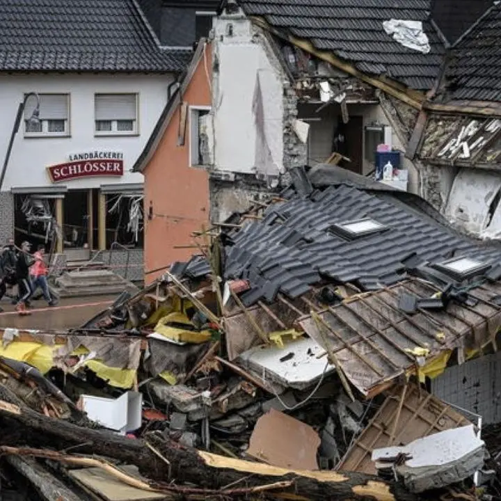 Il bilancio delle vittime si aggrava: 153 morti nei Paesi colpiti