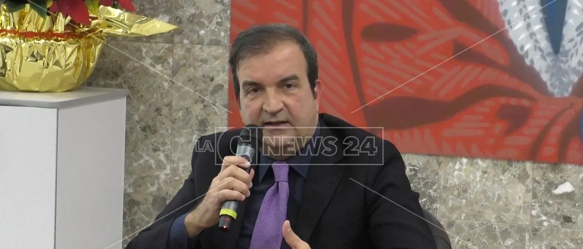 Riammissione Cosenza in Serie B, il sindaco Occhiuto: «Le regole vanno rispettate»