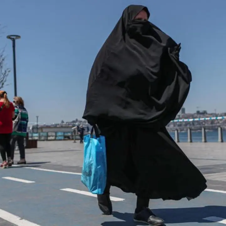La Turchia critica la Corte Ue sul divieto del velo al lavoro: «Viola le libertà religiose»