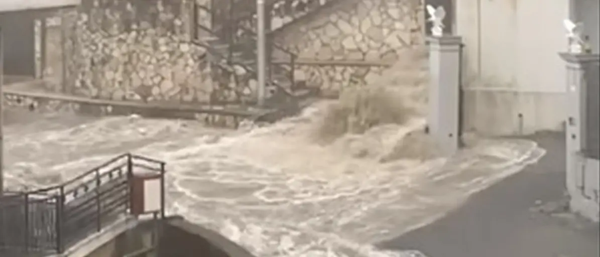 Bomba d’acqua a San Marco Argentano, disagi nel centro abitato