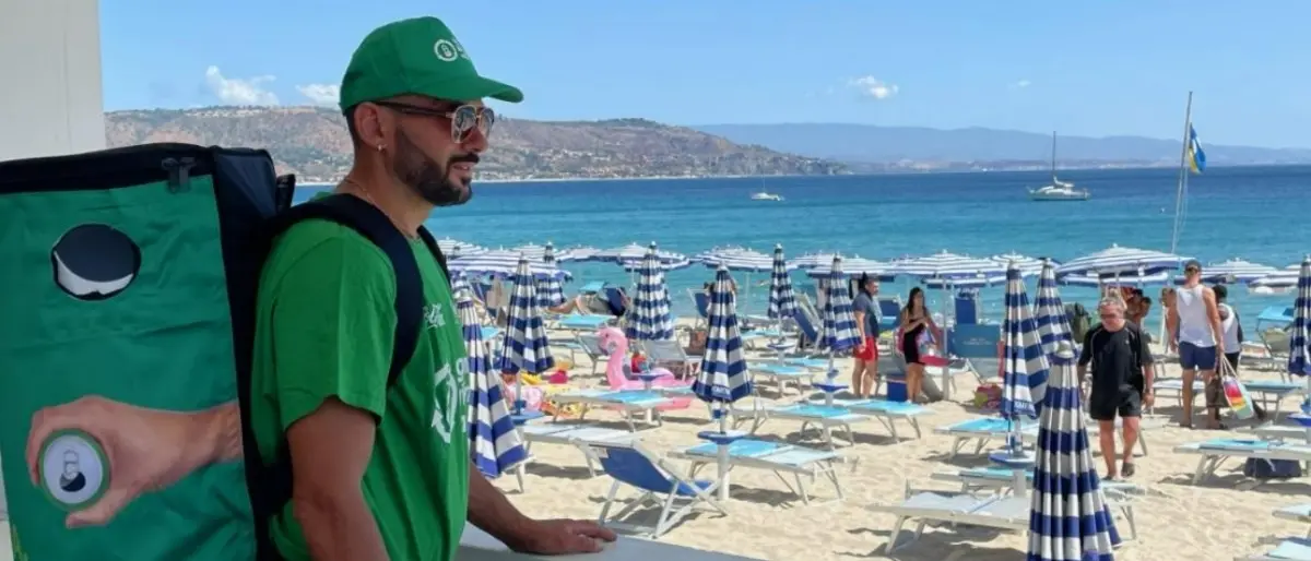 “Ogni lattina vale”, parte il progetto sulle spiagge calabresi: con i rifiuti verranno realizzate bici