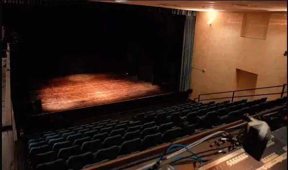 Ultimo atto per il Teatro dell’Acquario di Cosenza: sfrattato e costretto a chiudere per la crisi