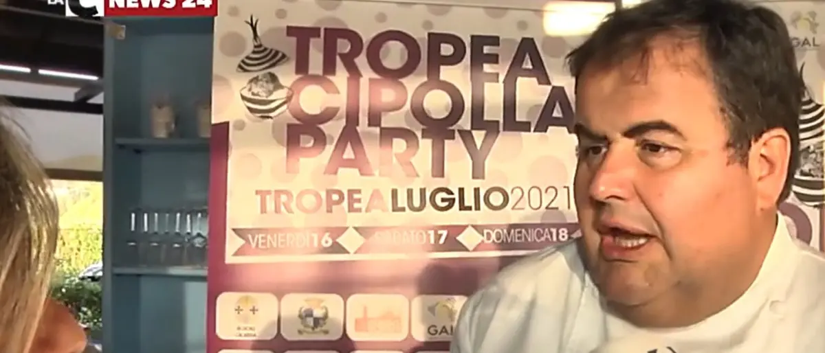Tropea, lo chef stellato Esposito ambasciatore della cipolla rossa: «È un prodotto unico al mondo»