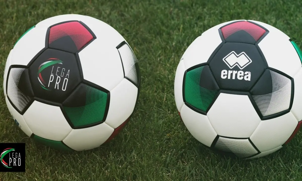 Serie C: ecco “Magister Legacy”, il nuovo pallone ufficiale per la stagione 2021-2022