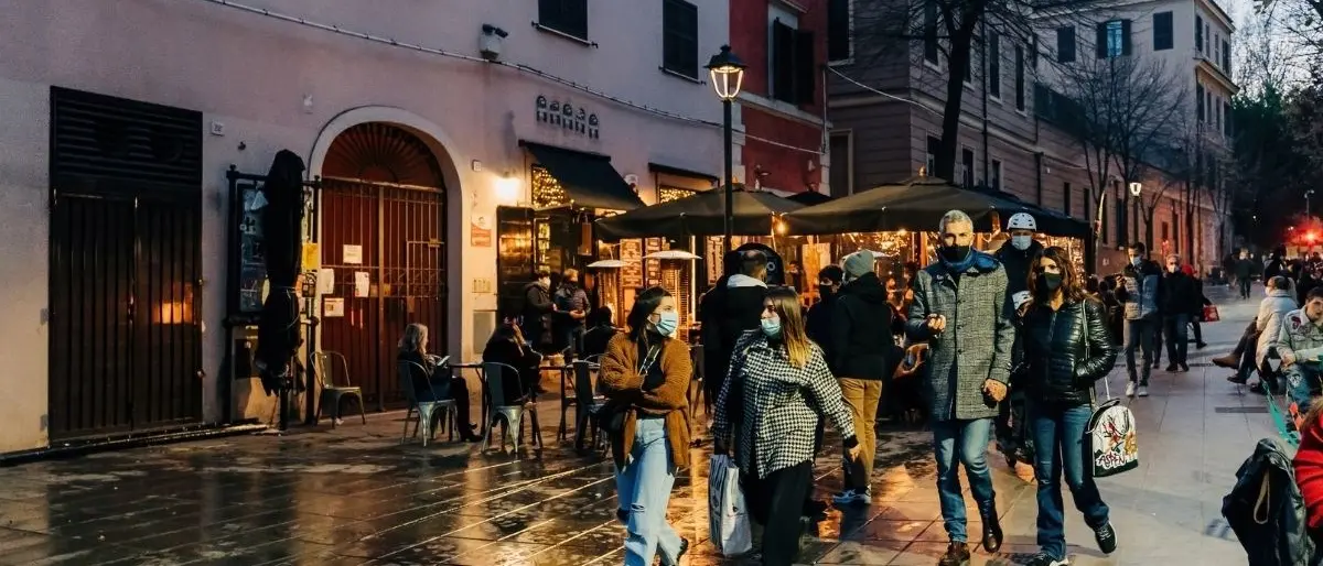 Covid, ipotesi zona gialla per le Regioni con le terapie intensive occupate sopra al 5%