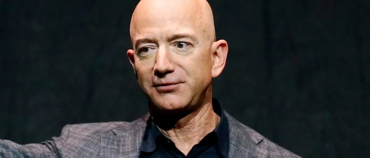 Jeff Bezos nello spazio con la sua capsula New Shepard: «Il miglior giorno in assoluto»
