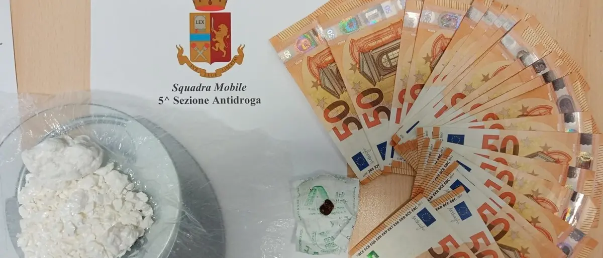 Cosenza, droga nascosta nel contatore della luce: arrestato 26enne