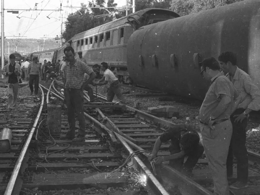 22 luglio 1970, a Gioia Tauro il deragliamento del Treno del Sole nell’Italia della Strategia della Tensione