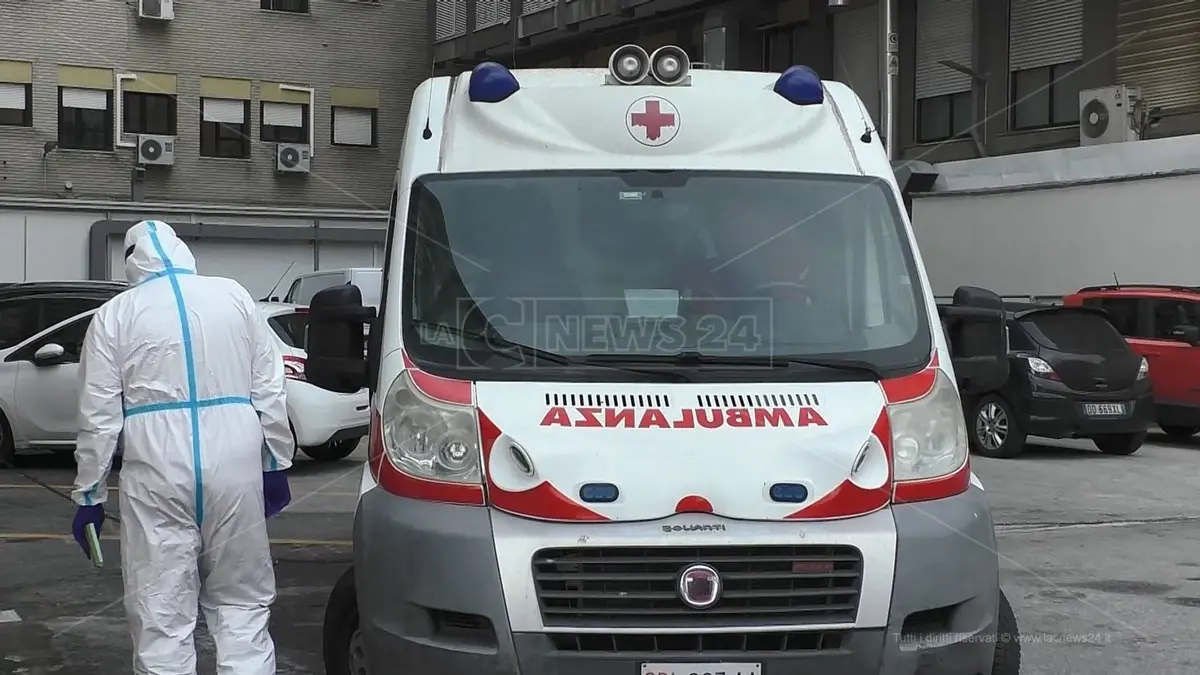 Richiesta d’aiuto del personale del 118 di Catanzaro: «Senza mezzi e uomini, ci aiuti Dio»