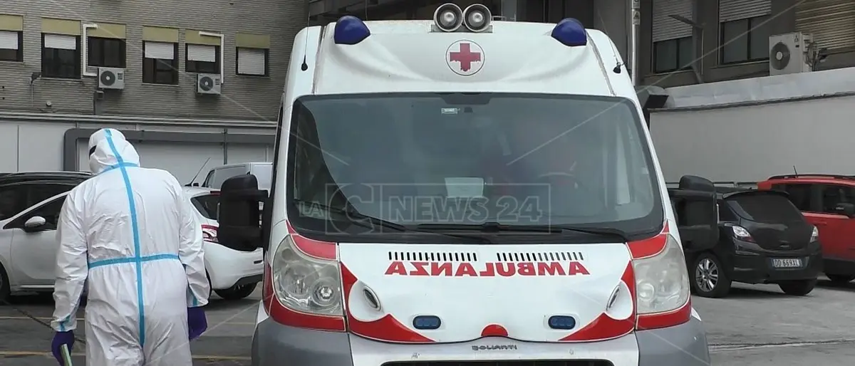 Richiesta d’aiuto del personale del 118 di Catanzaro: «Senza mezzi e uomini, ci aiuti Dio»