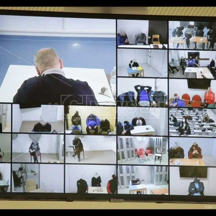 Mazzette, omicidi e riciclaggio: il pentito Arena racconta l’ascesa di Fiarè e Razionale