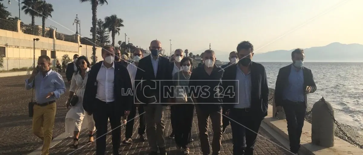 Sanità e sviluppo, gli impegni di Letta a Reggio: «Dobbiamo rompere il muro di disinteresse per la Calabria»