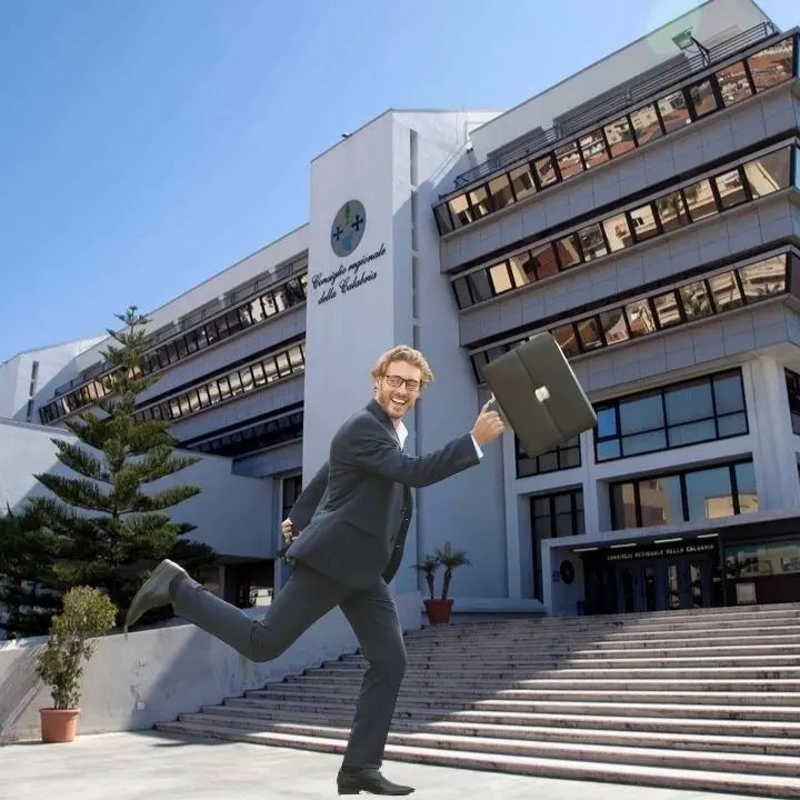 Nuova infornata di assunzioni al Consiglio regionale, pioggia di mancette preelettorali agli amici degli amici - I nomi