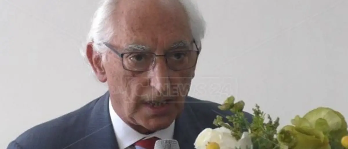 Covid, sindaco di un Comune del Cosentino anticipa chiusura locali