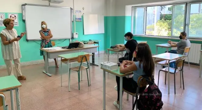 Covid, ritorno in classe a settembre: i presidi chiedono obbligo dei vaccini anche per studenti