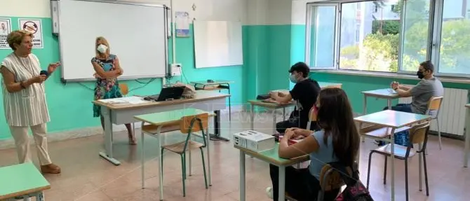 Covid, ritorno in classe a settembre: i presidi chiedono obbligo dei vaccini anche per studenti