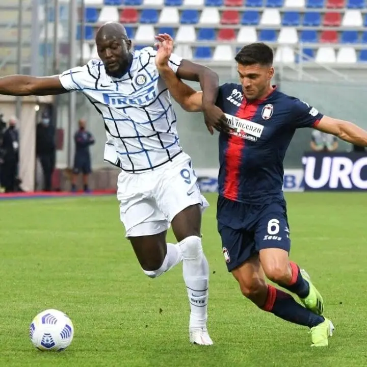 Calcio d’estate, continua la preparazione del Crotone: oggi pomeriggio test contro l’Inter