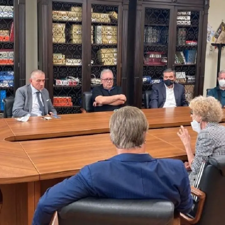 Covid, ordini farmacisti a sottosegretario Costa: «Permetteteci di usare altri vaccini»