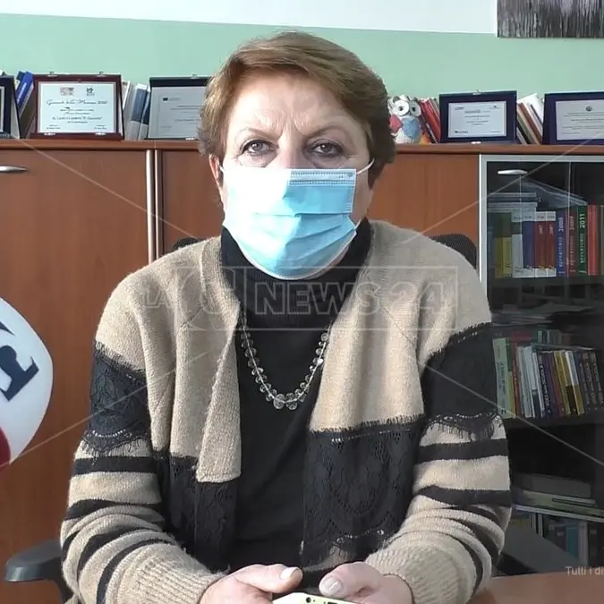 Scuola, anche da Catanzaro l’appello di una dirigente: «Vaccinarsi, per non condannare i giovani alla solitudine affettiva»