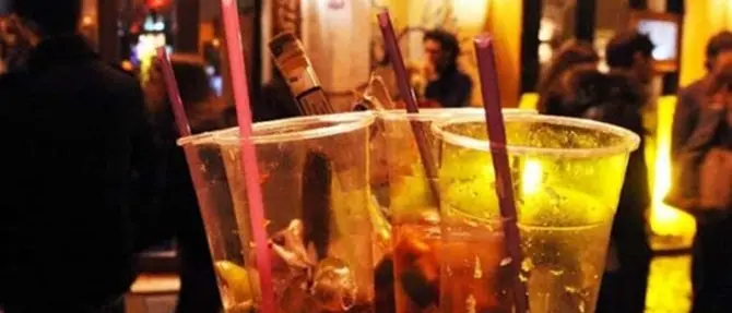 Serata disco con assembramenti e alcolici a minorenni: chiuso locale a Catanzaro