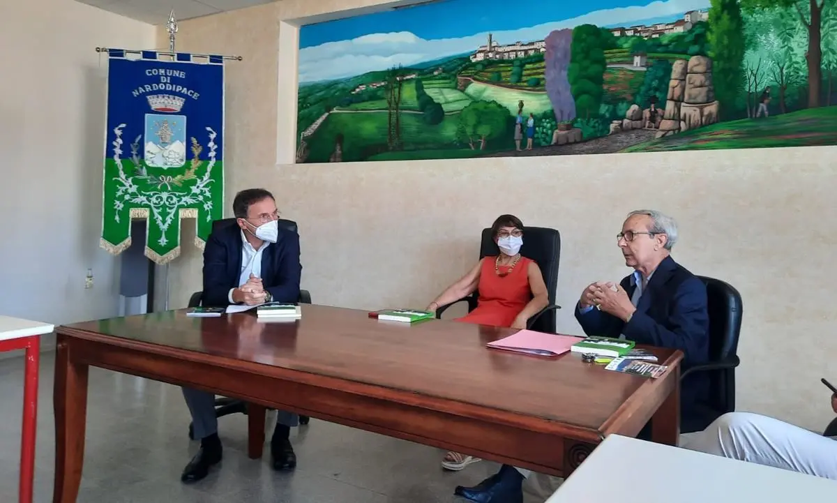 Nardodipace, Boccia con Bruni nel comune più povero d’Italia: «Aree interne e di montagna una priorità»