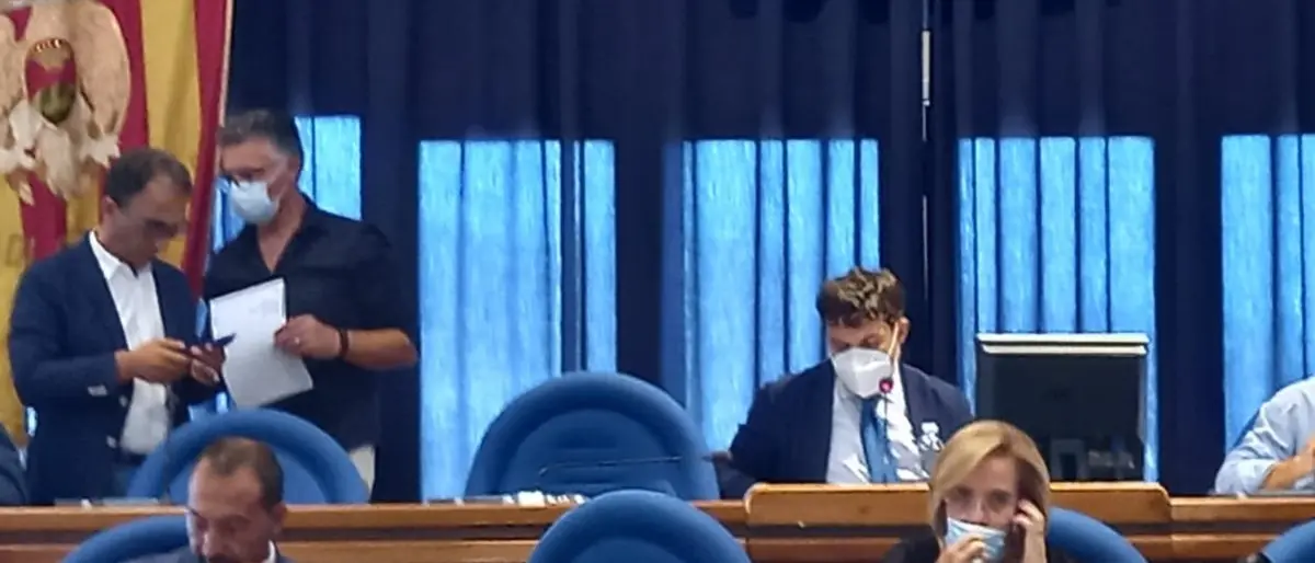 Catanzaro, in Consiglio valzer di surroghe mentre l’Udc non ha ancora deciso se stare col sindaco