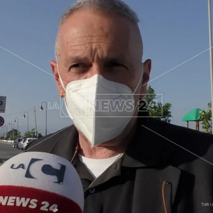 Ato Cosenza, l’annuncio di De Caprio: «Blocco risolto. Rifiuti verso Crotone, Lamezia e fuori regione»