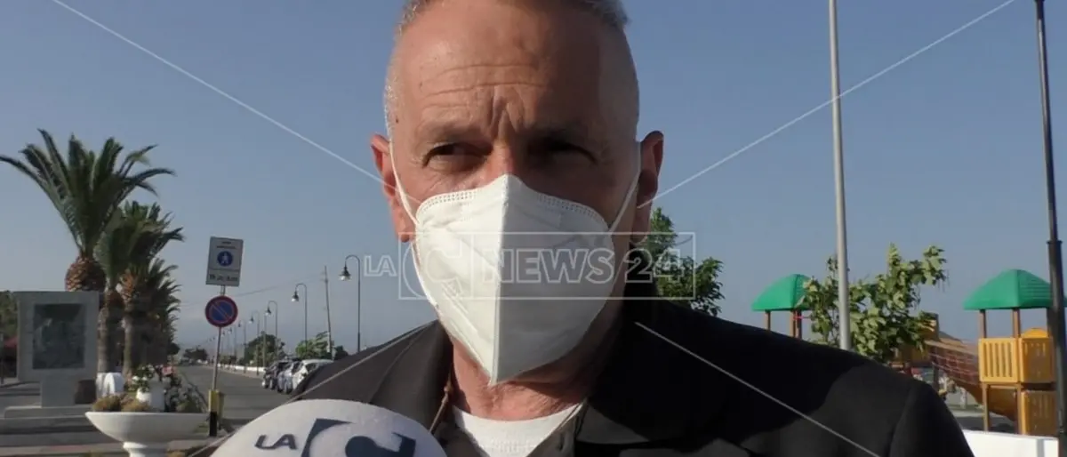 Ato Cosenza, l’annuncio di De Caprio: «Blocco risolto. Rifiuti verso Crotone, Lamezia e fuori regione»