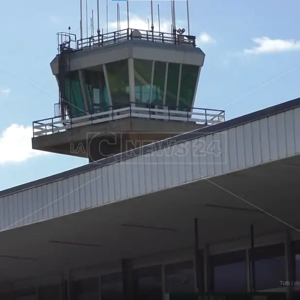 Aeroporto di Reggio Calabria, Falcomatà chiede a Sacal di entrare in società