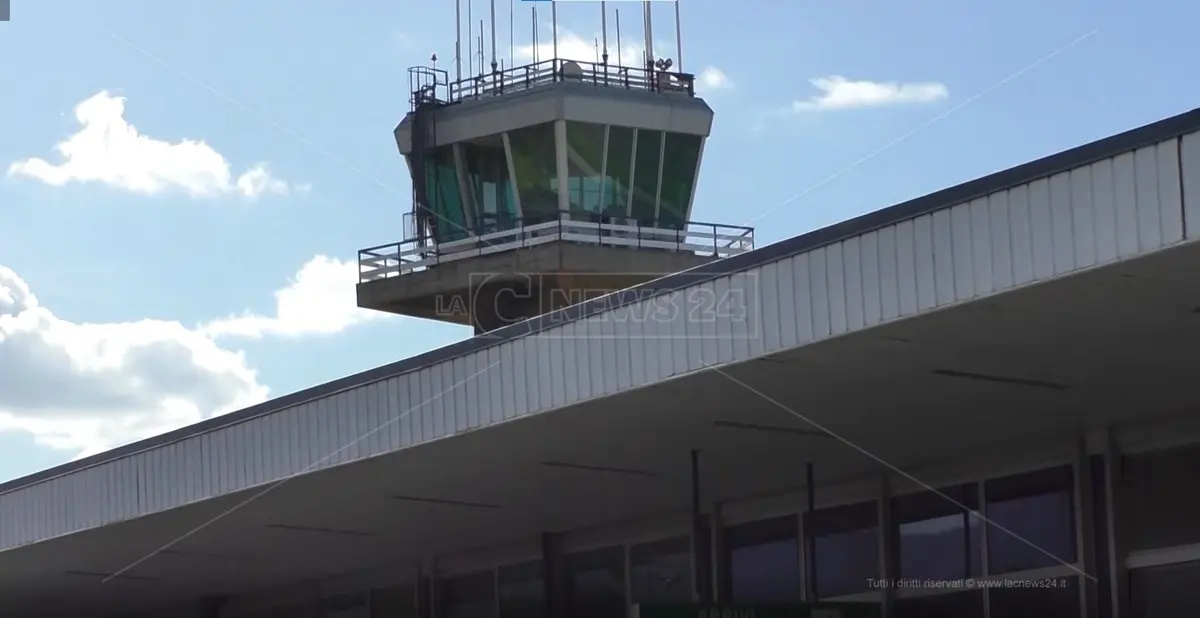 Aeroporto di Reggio Calabria, Falcomatà chiede a Sacal di entrare in società