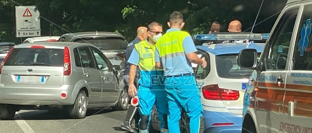 Incidente tra Cosenza e San Fili, tre chilometri di coda sulla 107
