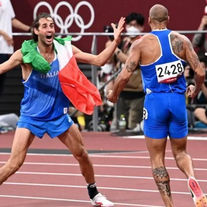 Tokyo2020, l’Italia corre più veloce e salta più in alto di tutti: Jacobs e Tamberi vincono la medaglia d’oro