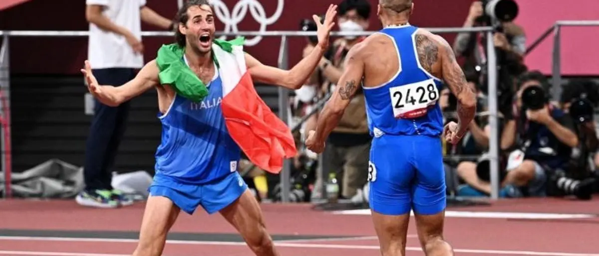 Tokyo2020, l’Italia corre più veloce e salta più in alto di tutti: Jacobs e Tamberi vincono la medaglia d’oro