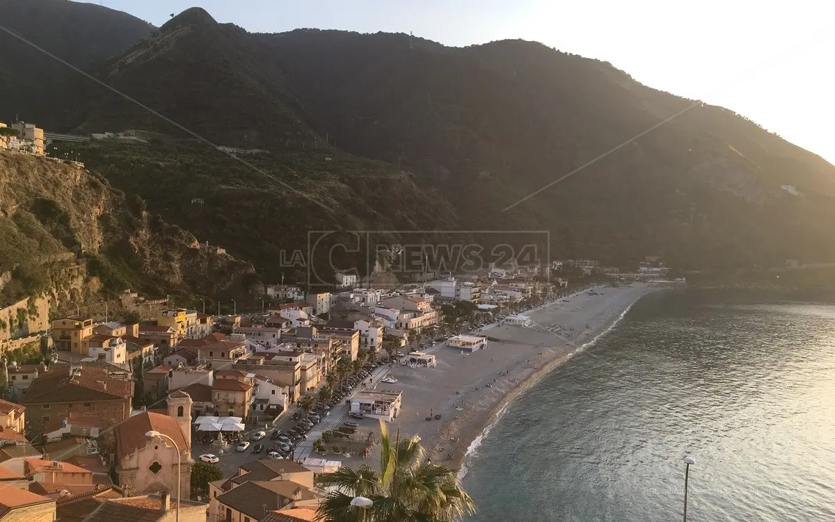 Scilla, dal borgo di Chianalea al castello Ruffo che domina lo Stretto: il fascino della regina della Costa viola