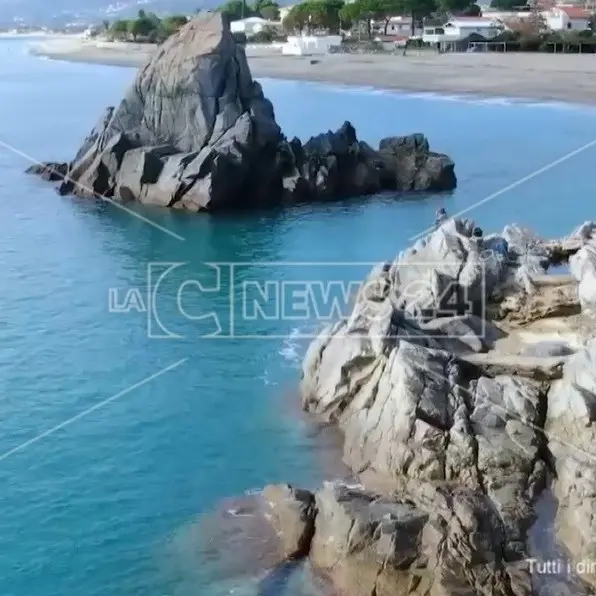 Un’estate tra cultura e relax: il fascino senza tempo delle spiagge della Costa degli Aranci
