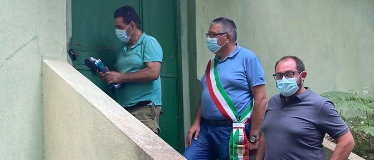 Sabota l’acquedotto e lascia a secco 4 paesi limitrofi: indagato il sindaco di Cotronei