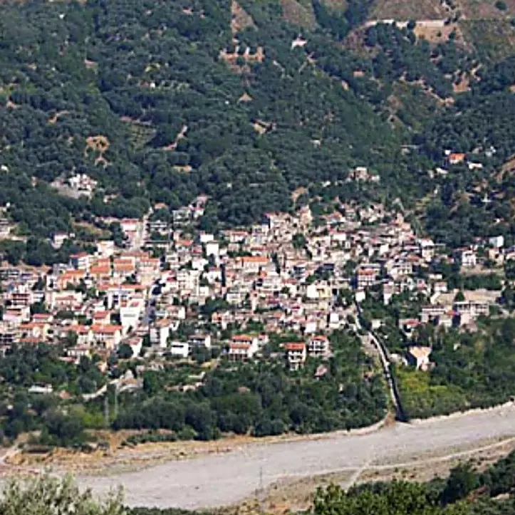 Il dramma di Bagaladi, prima il fuoco e ora il Covid: istituita la zona rossa, picco di contagi in 24 ore