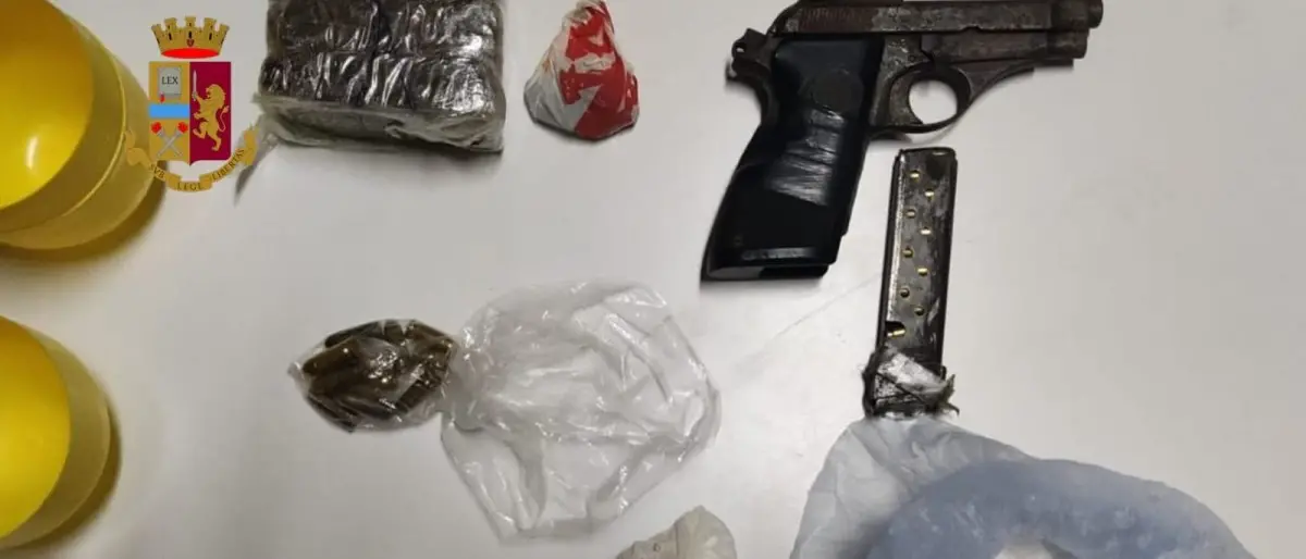 Corigliano Rossano, spaccio di droga e armi: la polizia arresta un 36enne