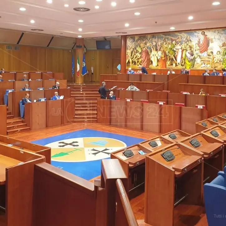 Consiglio regionale Calabria, in corso l’ultima seduta della Legislatura: tanti i punti all’ordine del giorno