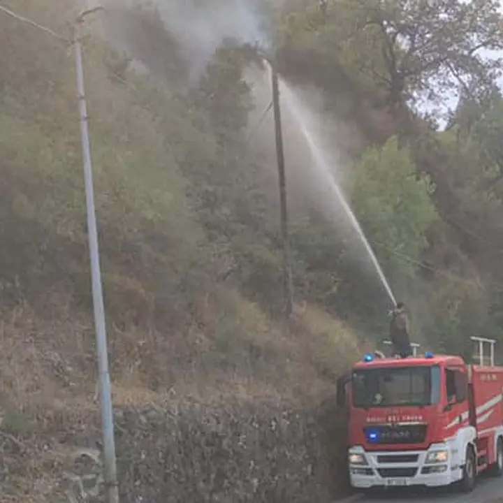 Incendi nel Crotonese, due giorni di inferno a Mesoraca