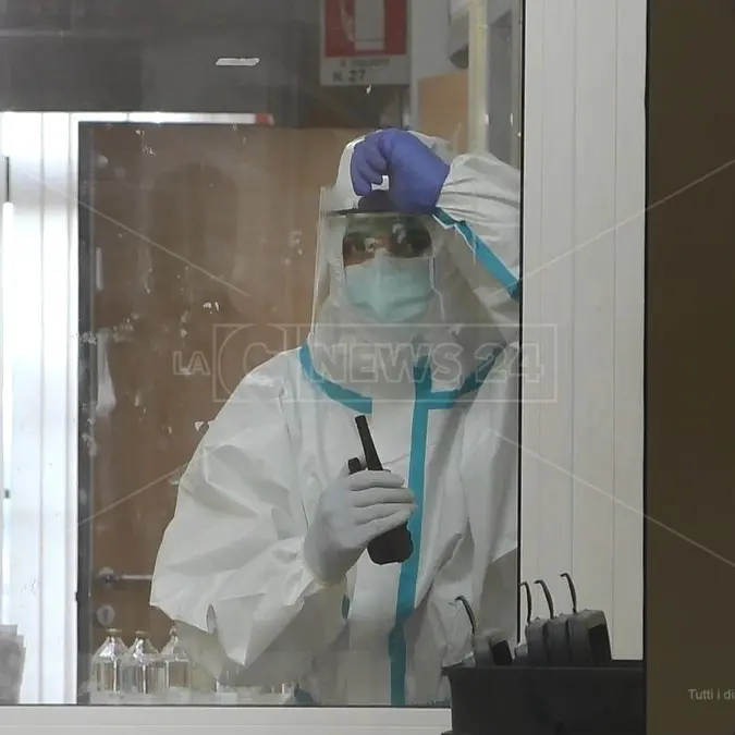 Covid Calabria, non calano i contagi: 212 nuovi casi e un morto nel bollettino regionale