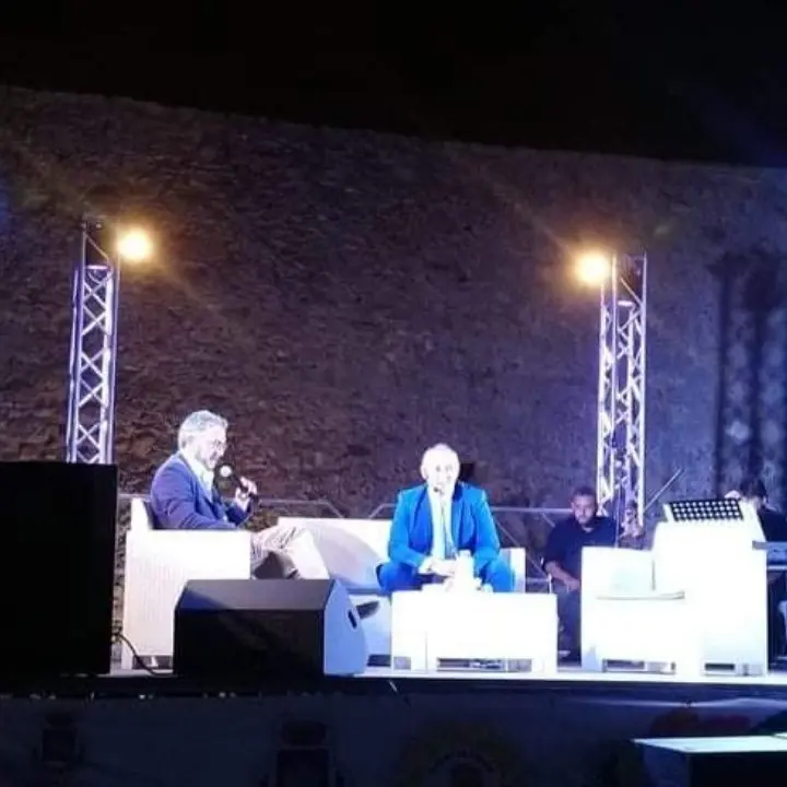 Isola Capo Rizzuto, tutto pronto a Le Castella per il Premio Aragona: viaggio tra accoglienza e solidarietà
