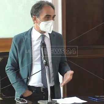 Incendi, Abramo a Spirlì: «Subito una ricognizione dei danni subiti dai territori»