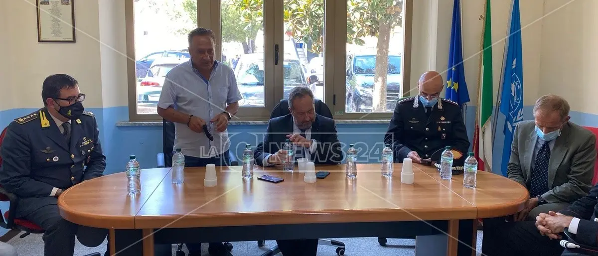 Incendi nella Locride, il prefetto Mariani a Grotteria incontra i sindaci e assicura il massimo impegno