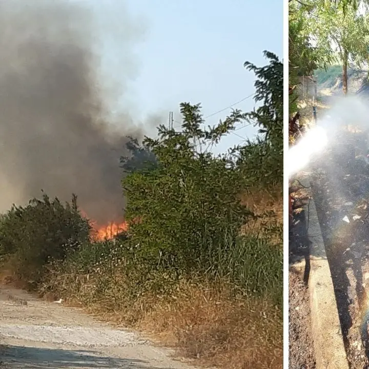 Incendio su viale Principe a Rende, le fiamme minacciano negozi e abitazioni: strada chiusa